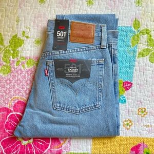 NWT levi’s 501 light wash skinny jeans 🫐